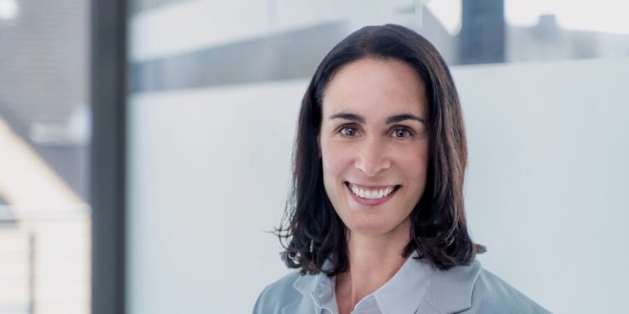 Portrait Laura Quirmbach, Fachanwältin für Medizinrecht